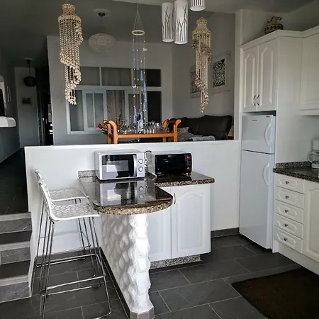 Ocean Breeze Faro Apartment *
